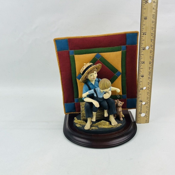 Amish Heritage Eli & Benjamin Figurine With Quilt‎ #30013 Willitts Boxed - Picture 6 of 7